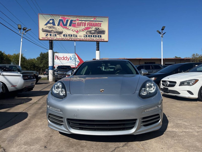 Porsche Panamera Vehicle Image 02