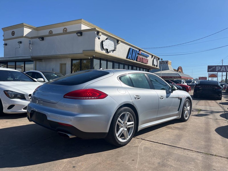 Porsche Panamera Vehicle Image 05