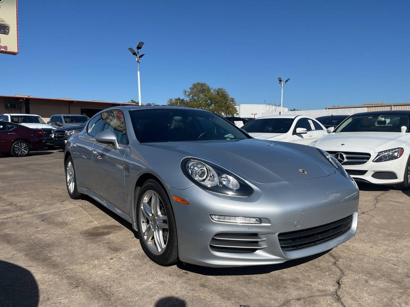 Porsche Panamera Vehicle Image 06