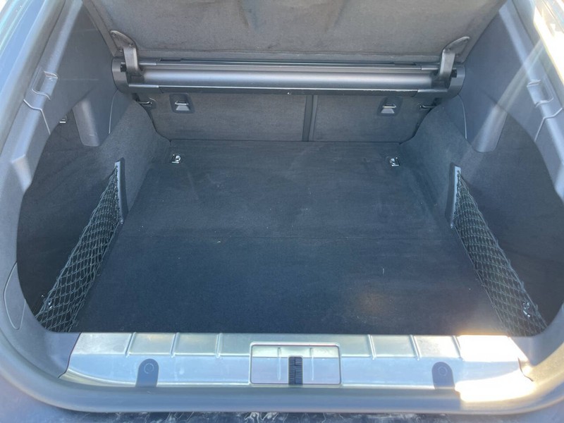 Porsche Panamera Vehicle Image 10