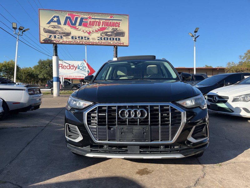 Audi Q3 Vehicle Image 02