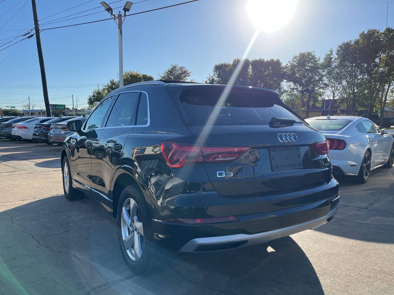 Audi Q3 Vehicle Image 03