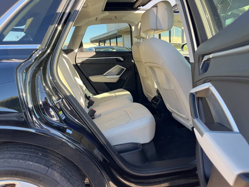 Audi Q3 Vehicle Image 10