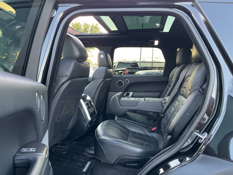 Land Rover Range Rover Sport Vehicle Image 09