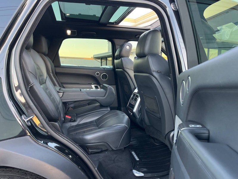 Land Rover Range Rover Sport Vehicle Image 11