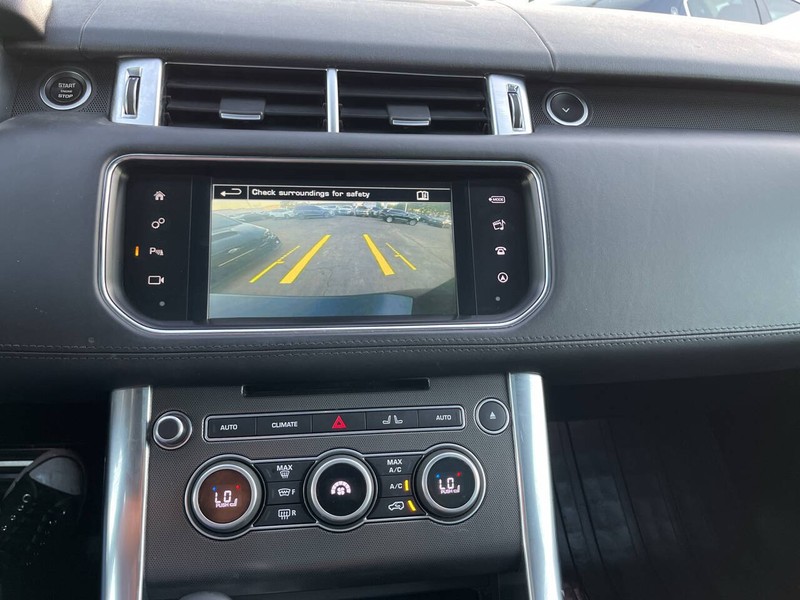 Land Rover Range Rover Sport Vehicle Image 16