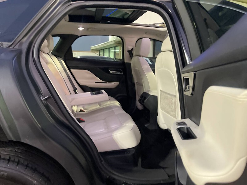 Jaguar F-PACE Vehicle Image 12