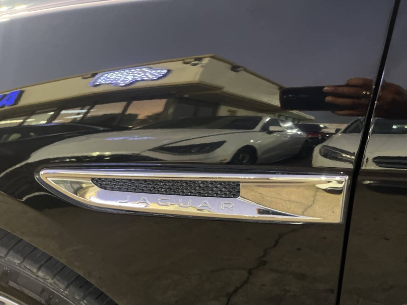 Jaguar F-PACE Vehicle Image 14