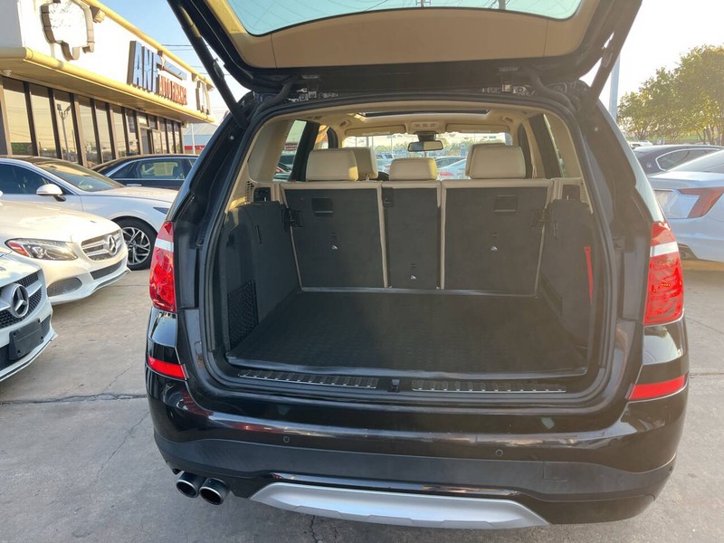 BMW X3 Vehicle Image 09