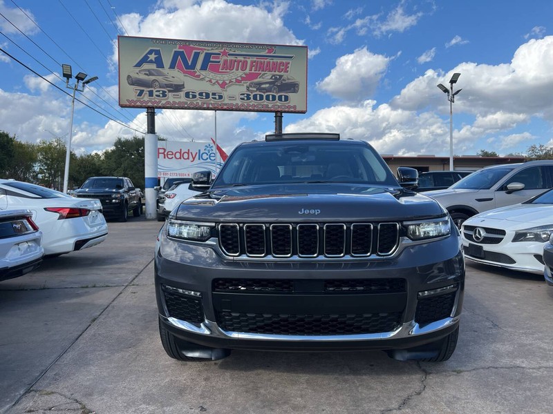 Jeep Grand Cherokee L Vehicle Image 02