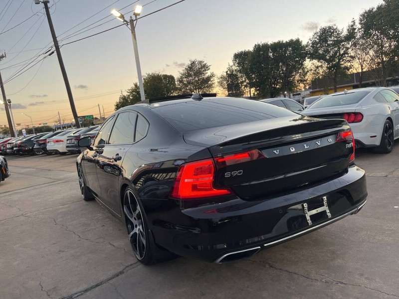 Volvo S90 Vehicle Image 03