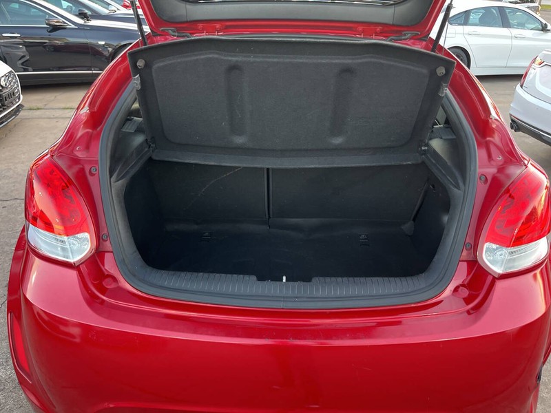 Hyundai Veloster Vehicle Image 09