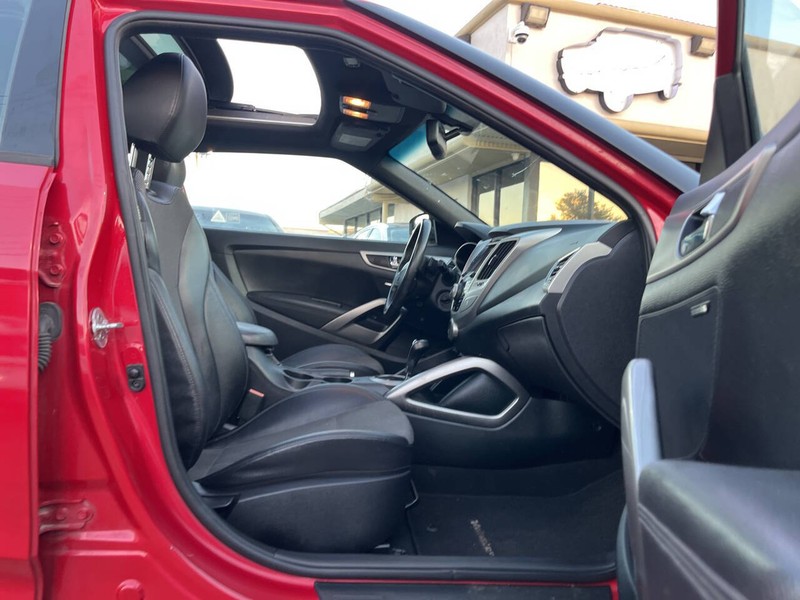 Hyundai Veloster Vehicle Image 11