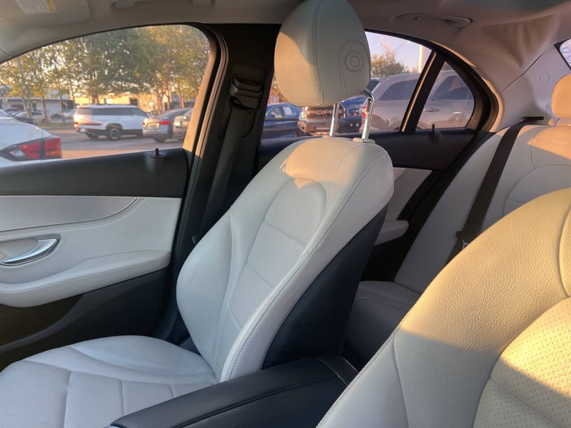 Mercedes-Benz C-Class Vehicle Image 12