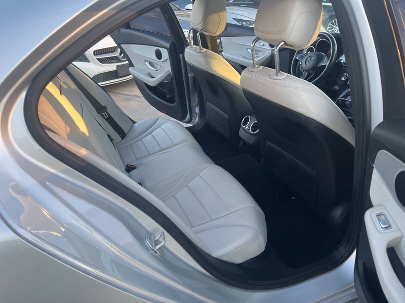 Mercedes-Benz C-Class Vehicle Image 17
