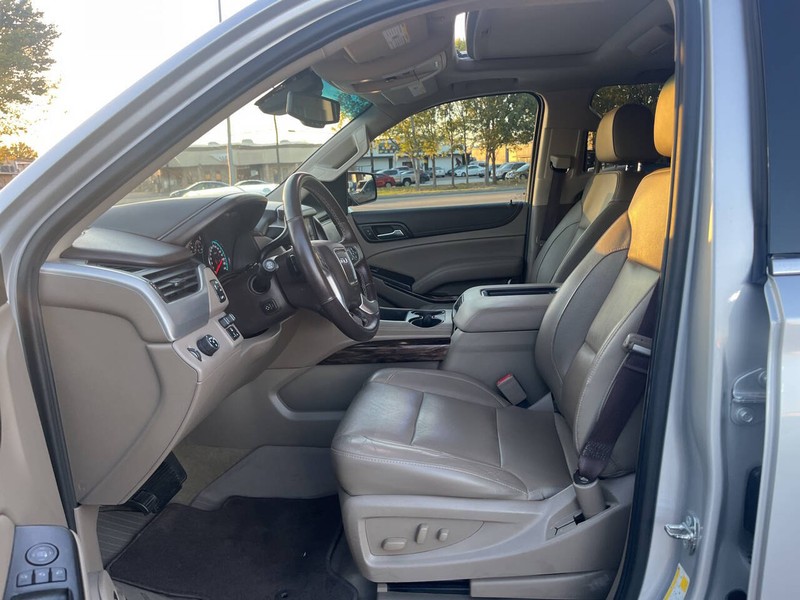 GMC Yukon Vehicle Image 08