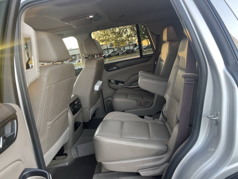 GMC Yukon Vehicle Image 15