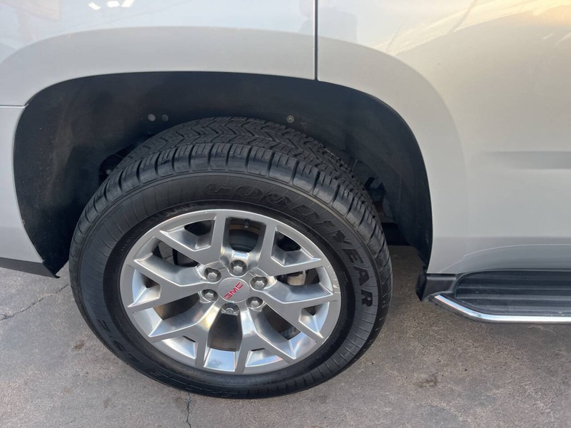 GMC Yukon Vehicle Image 22