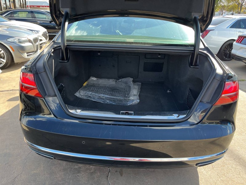 Audi A8 Vehicle Image 12