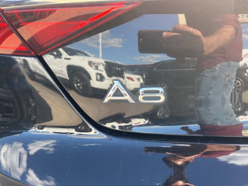 Audi A8 Vehicle Image 17