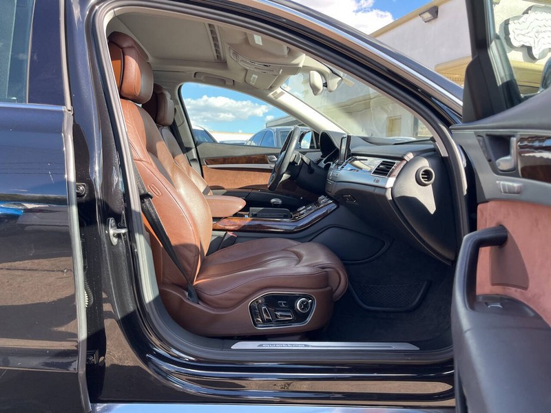 Audi A8 Vehicle Image 18