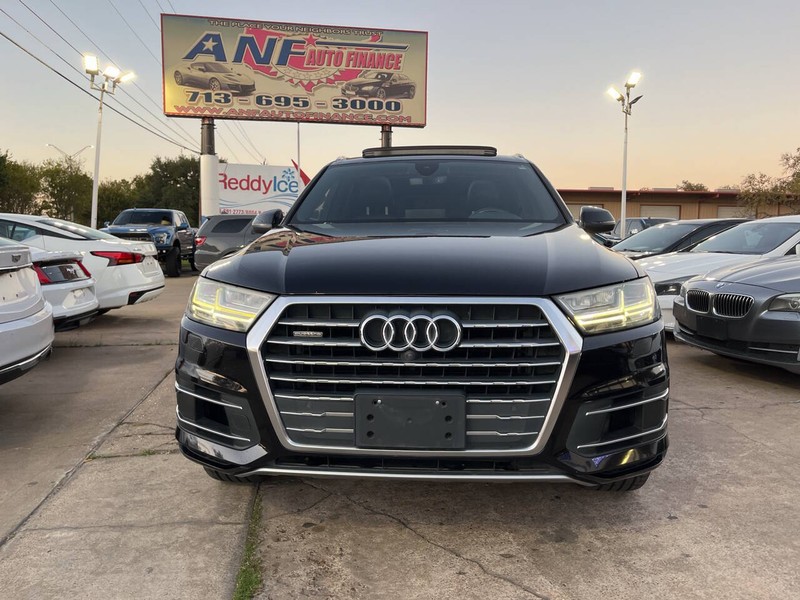 Audi Q7 Vehicle Image 02