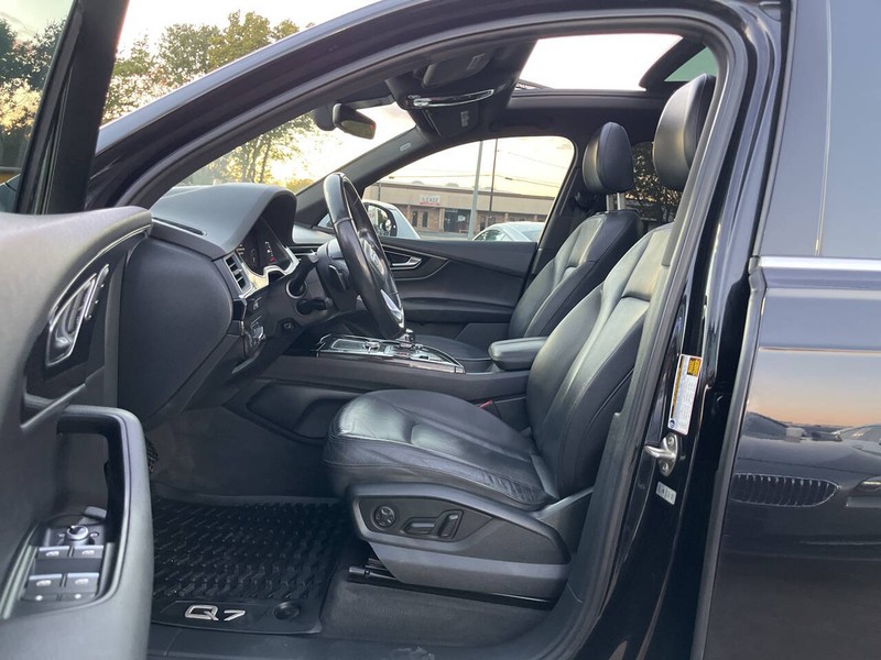 Audi Q7 Vehicle Image 07
