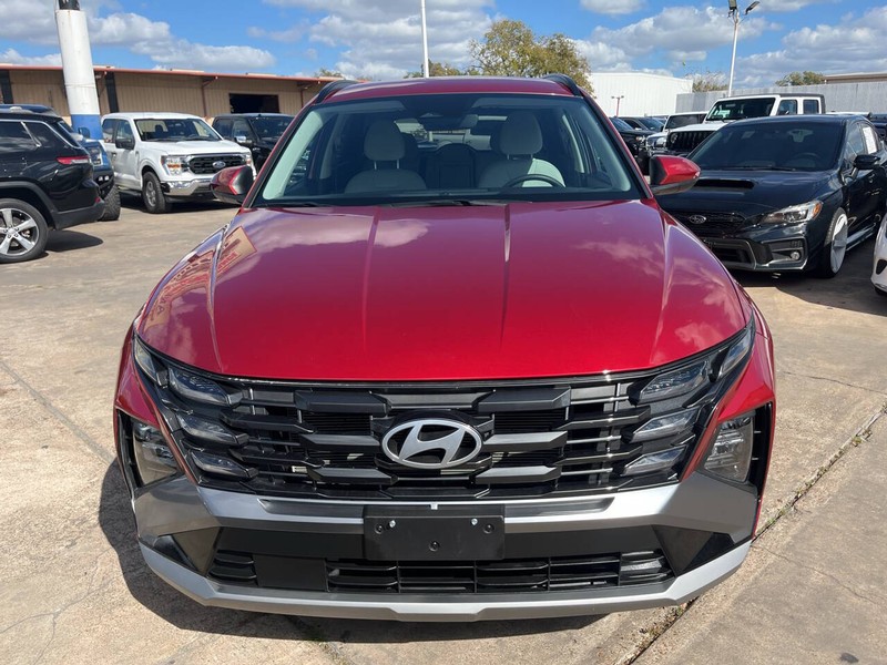 Hyundai Tucson Vehicle Image 02