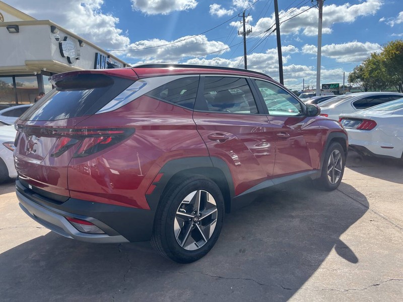 Hyundai Tucson Vehicle Image 04