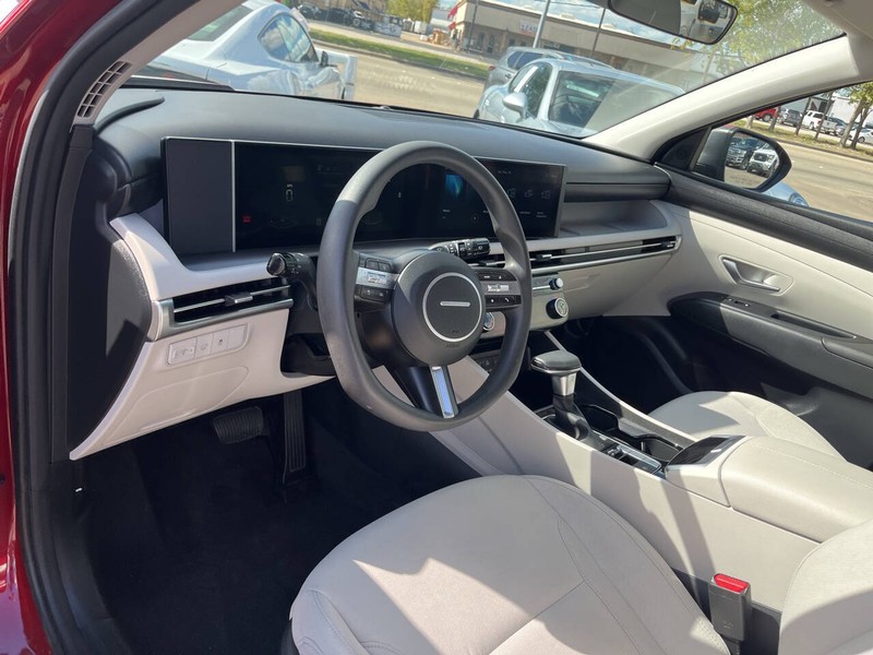 Hyundai Tucson Vehicle Image 08