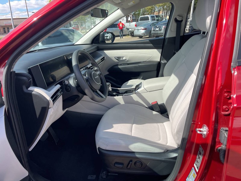 Hyundai Tucson Vehicle Image 09