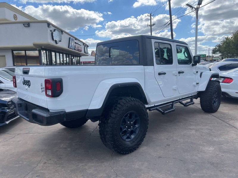 Jeep Gladiator Vehicle Image 04