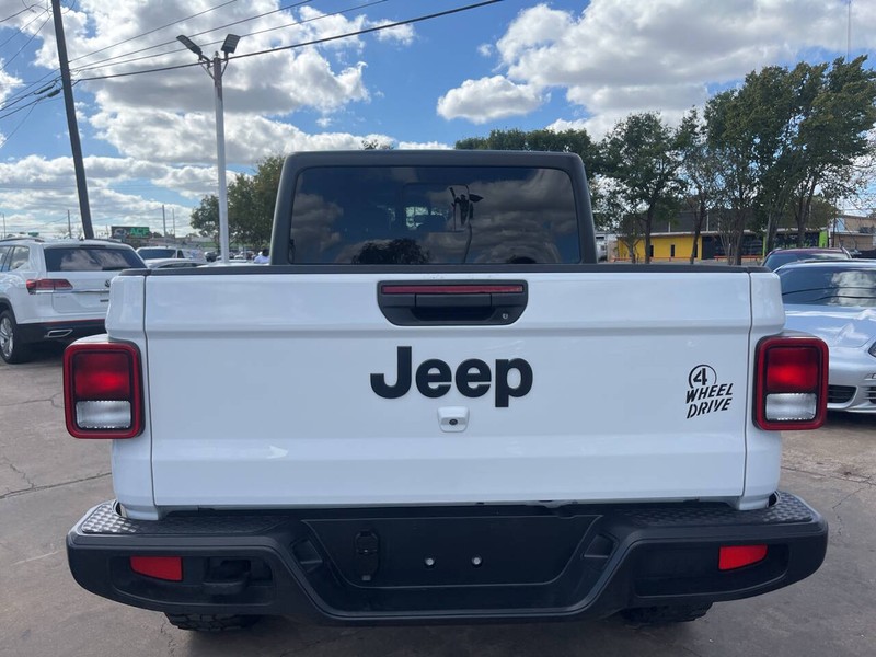 Jeep Gladiator Vehicle Image 05