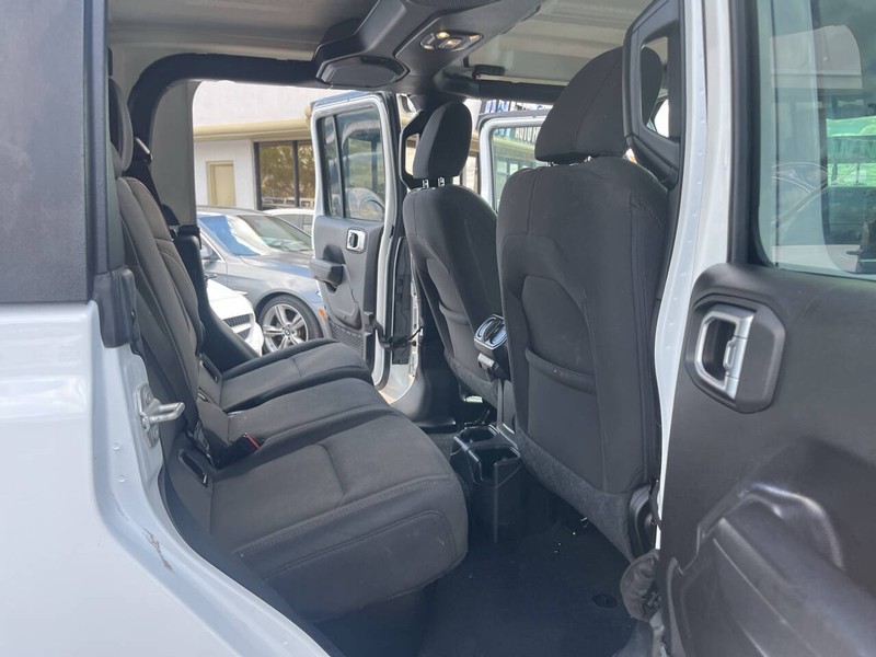 Jeep Gladiator Vehicle Image 20