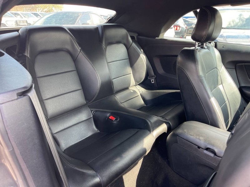 Ford Mustang Vehicle Image 12