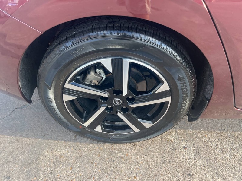 Nissan Sentra Vehicle Image 20