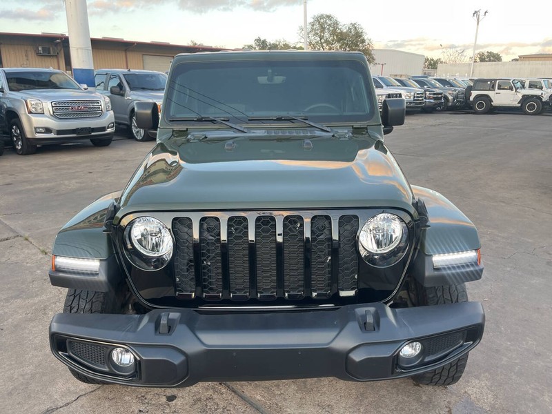 Jeep Gladiator Vehicle Image 03