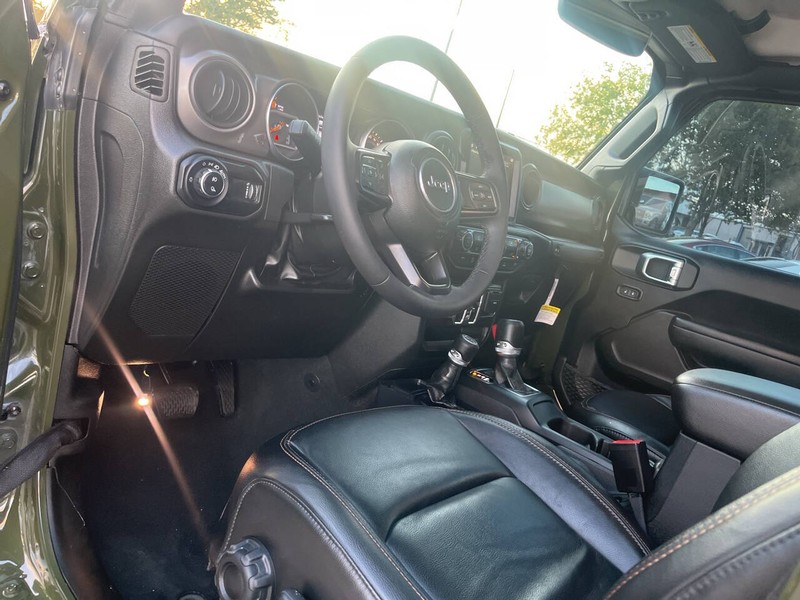 Jeep Gladiator Vehicle Image 09