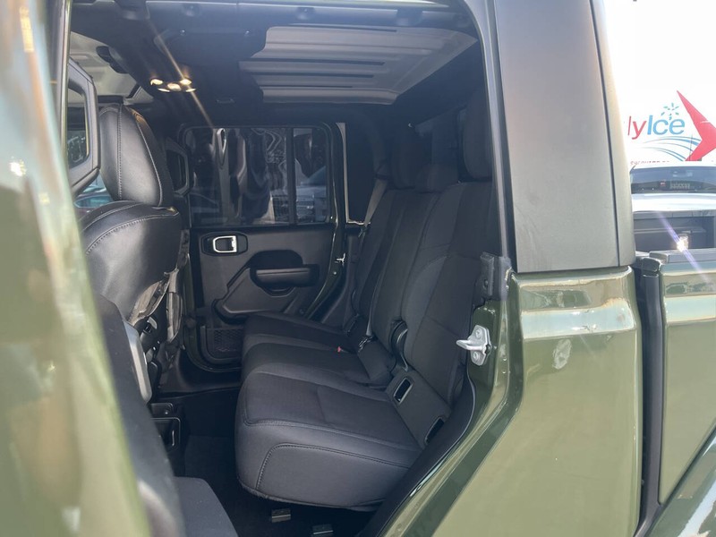 Jeep Gladiator Vehicle Image 14