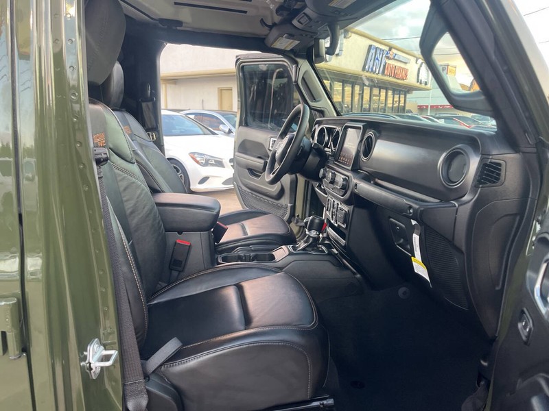 Jeep Gladiator Vehicle Image 16