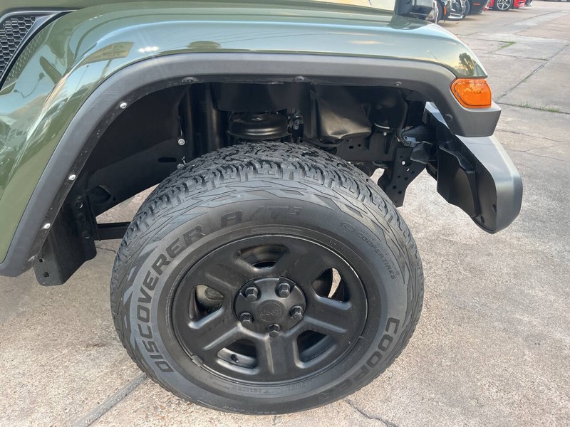 Jeep Gladiator Vehicle Image 17