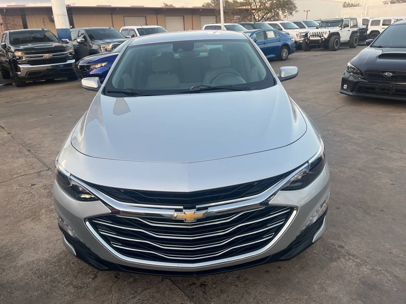 Chevrolet Malibu Vehicle Image 03