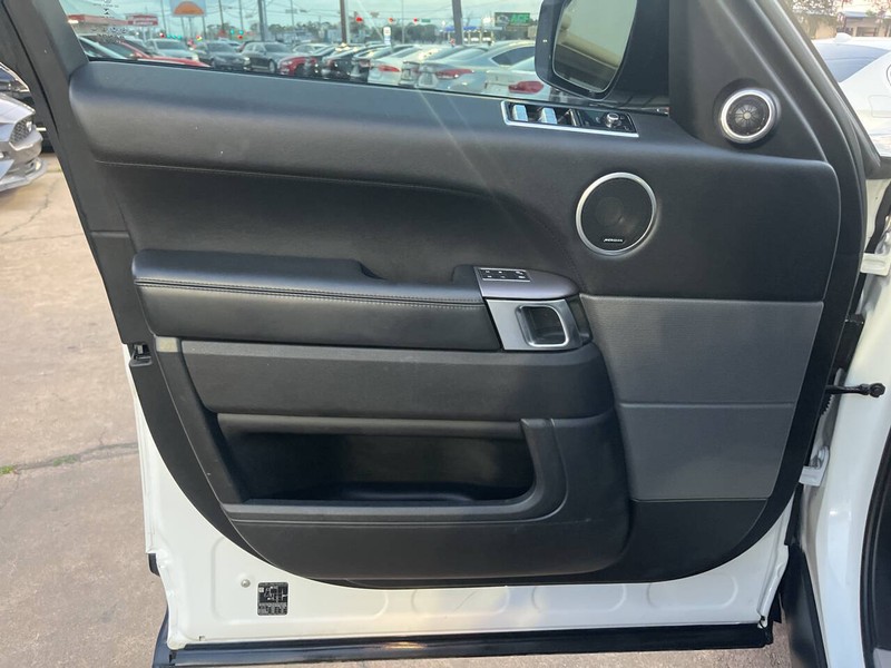 Land Rover Range Rover Sport Vehicle Image 08