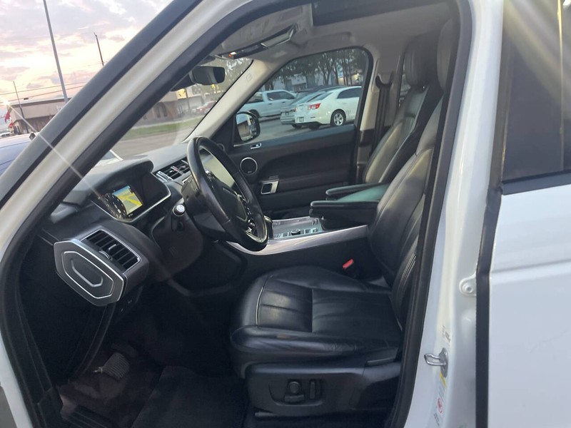 Land Rover Range Rover Sport Vehicle Image 10