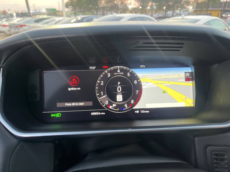 Land Rover Range Rover Sport Vehicle Image 11