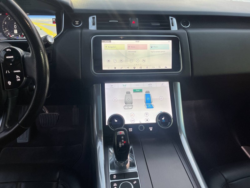 Land Rover Range Rover Sport Vehicle Image 12