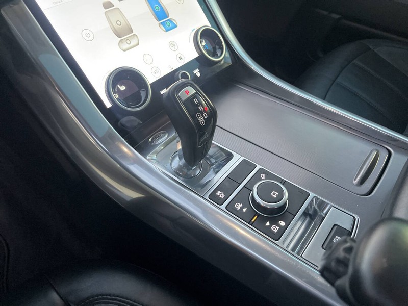 Land Rover Range Rover Sport Vehicle Image 13