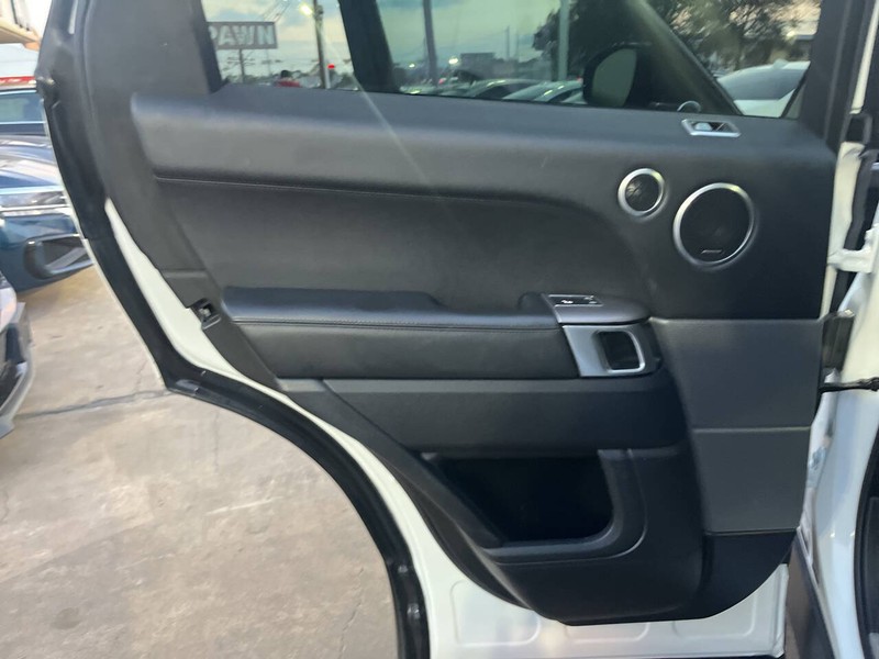 Land Rover Range Rover Sport Vehicle Image 15