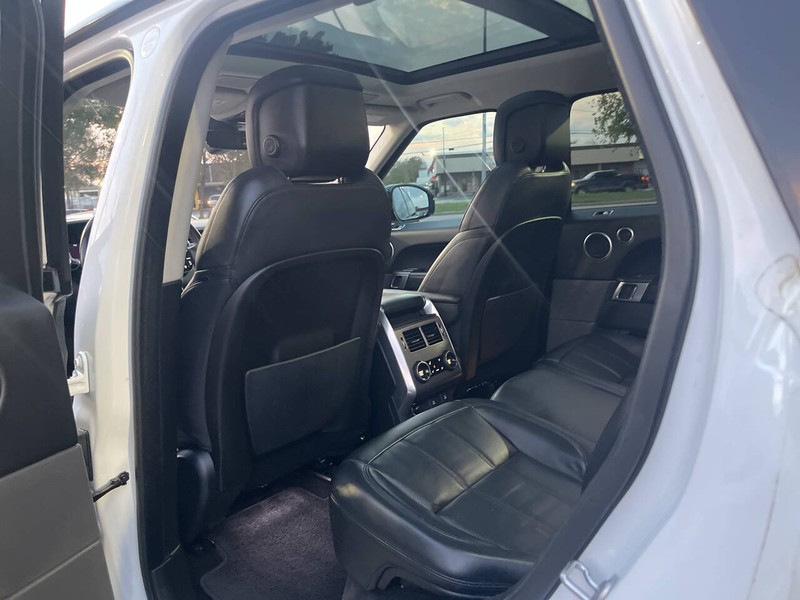 Land Rover Range Rover Sport Vehicle Image 16