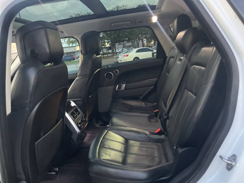 Land Rover Range Rover Sport Vehicle Image 17